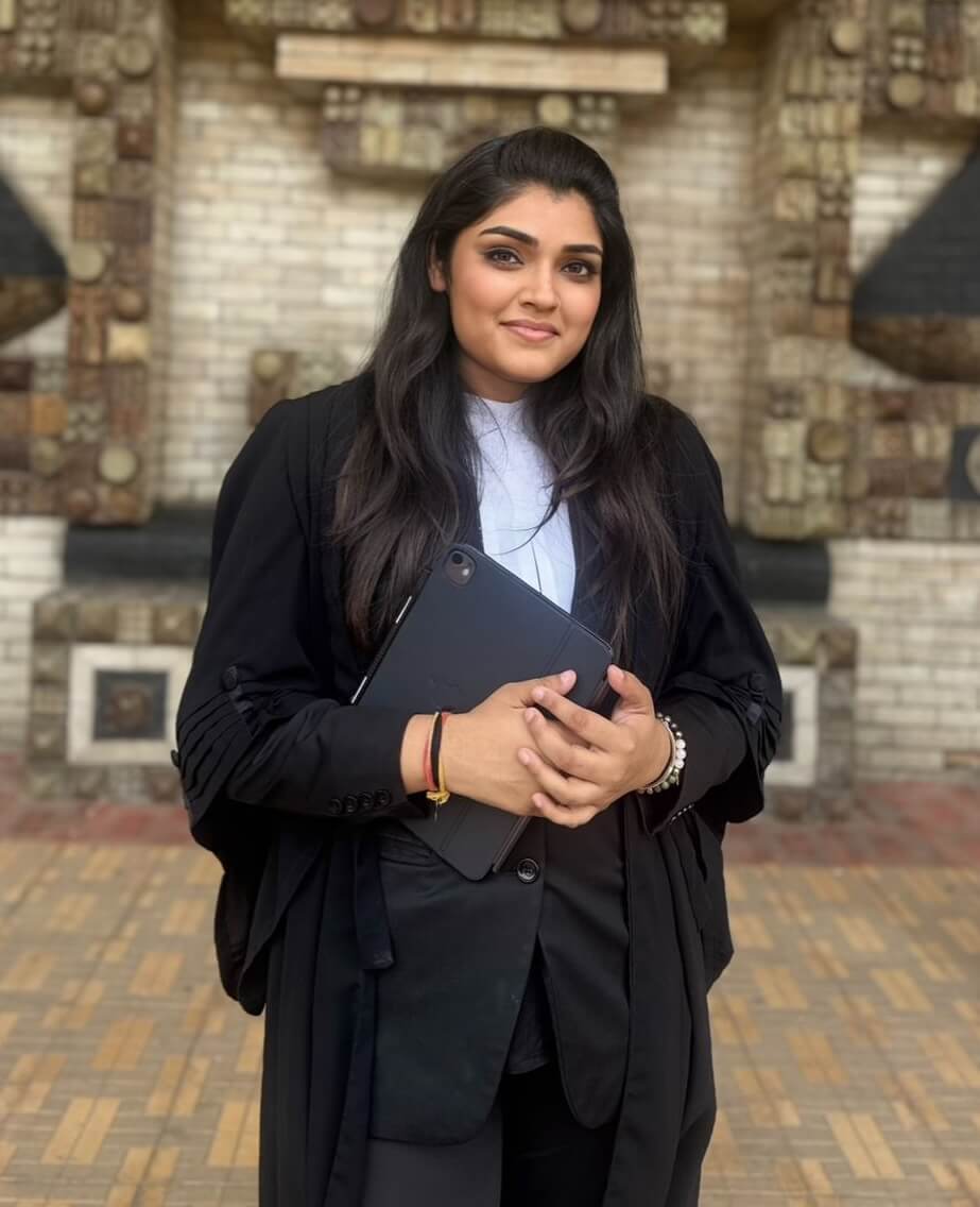 Adv. Pooja